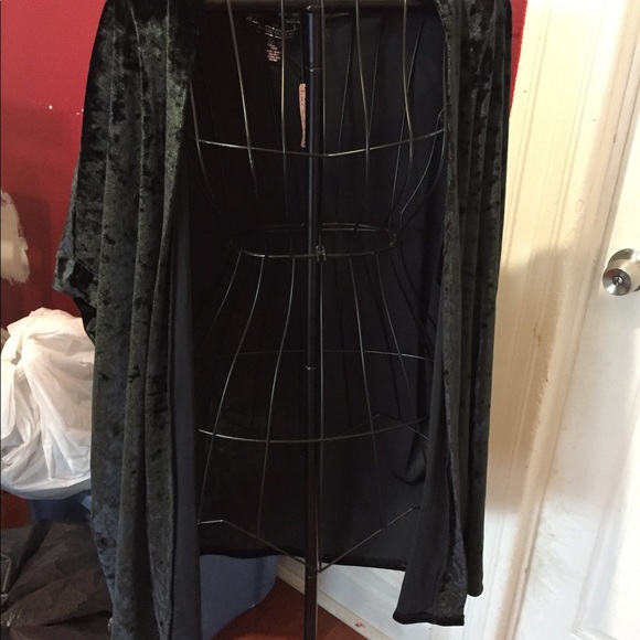 NWT VS CRUSHED VELVET KIMONO - Picture 3 of 5